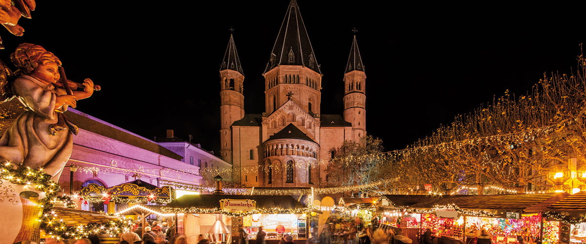 Germany, Mainz, View over the Christmas Market